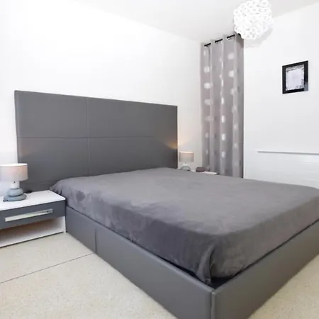 Sette B Locations T2-3 شقة