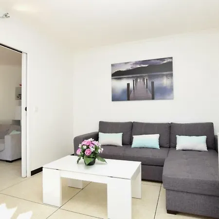 Sette B Locations T2-3 * كافالير سور مير